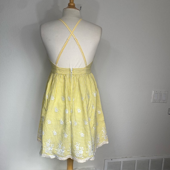 Charlotte Russe Junior Yellow White Floral Embroidered Gingham Mini Dress Size M - Picture 2 of 16